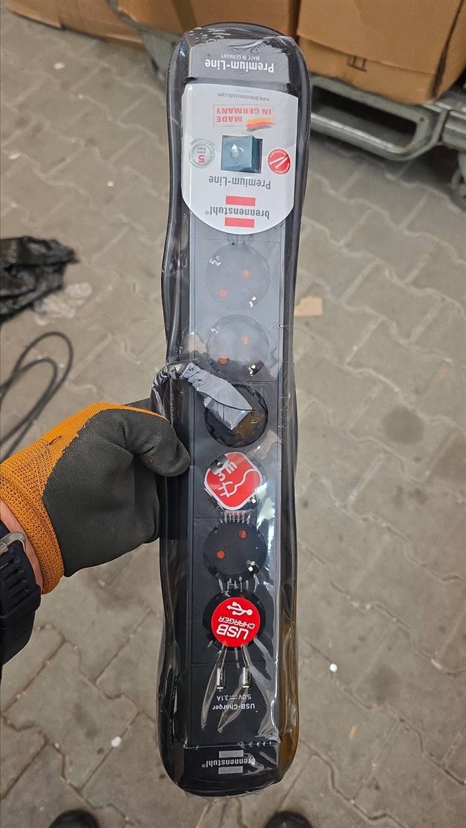 Steckdosenleiste, Mehrfachsteckdasse, U.S.B. Steckdosen, Stromleiste, Gummihandschuh