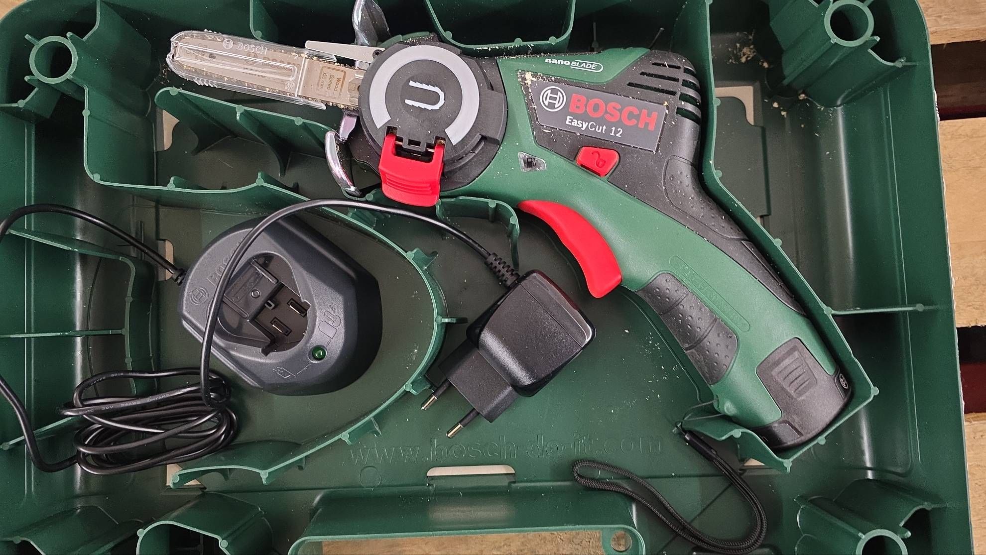 Bosch Akku-Säge EasyCut 12 mit NanoBlade-Technologie 12 V inkl. Akku #717