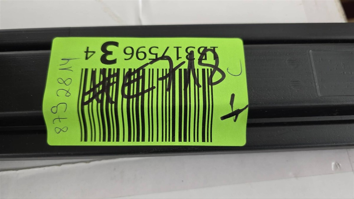 barcode, grüne_etikette, kunststoff, schwarzer_rahmen, seriennummer