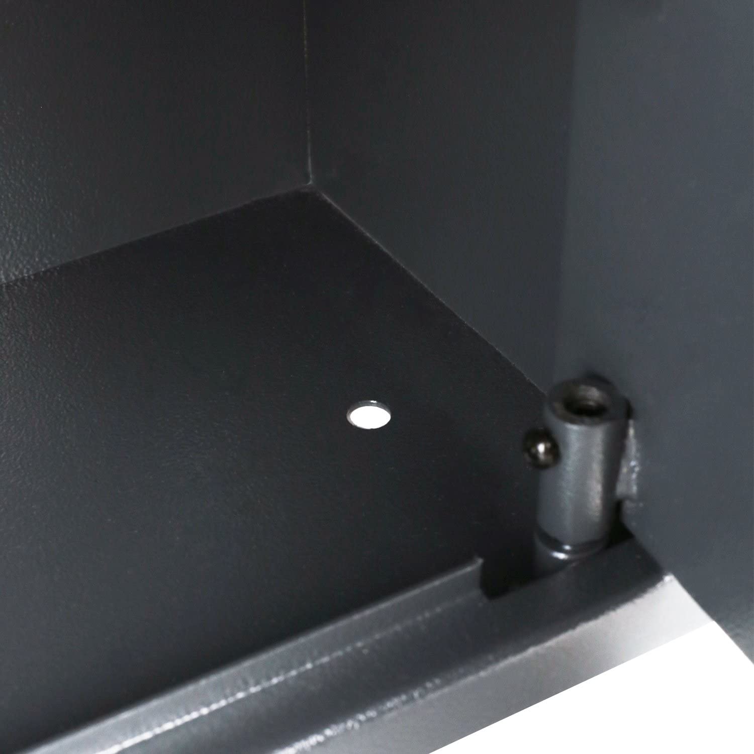 dunkles schrank, eckenverbindung, metallband, schrankinnenraum, bohrloch