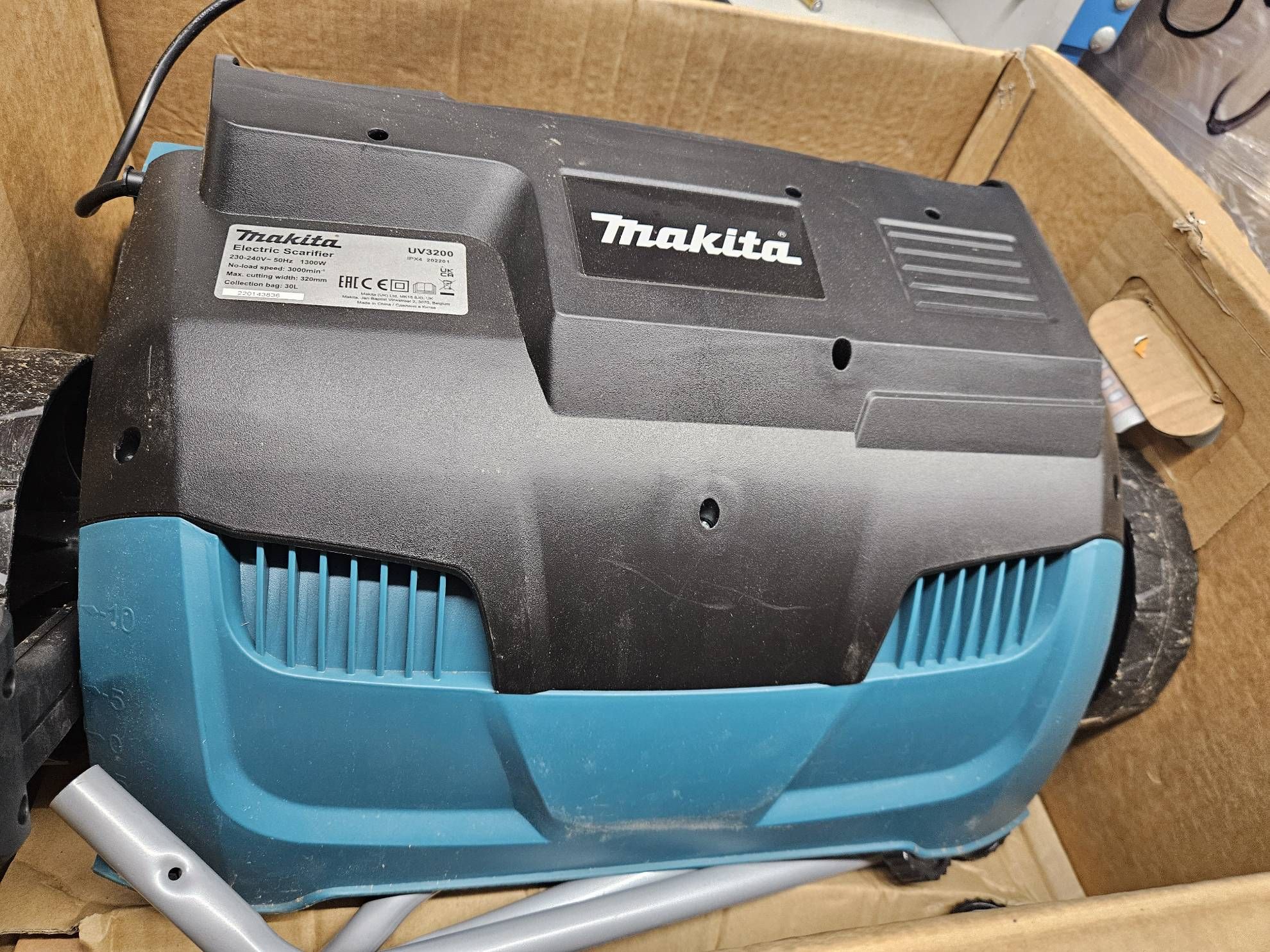 MAKITA UV3200 Elektro Vertikutierer 1300Watt #E665