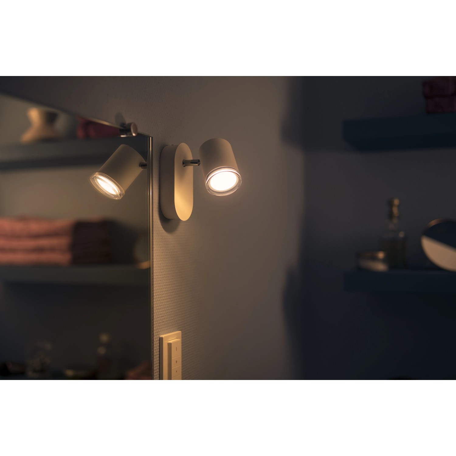 Philips Hue Spot 1 flg. White Ambiance Adore Weiß 250 lm inkl. Dimmer