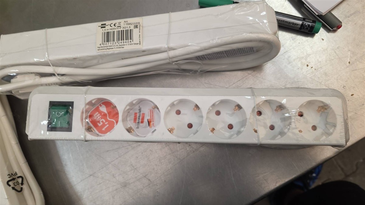 Mehrfachstecker, Schutzschalter, EU-Steckdosen, Verlängerungskabel, Schalter