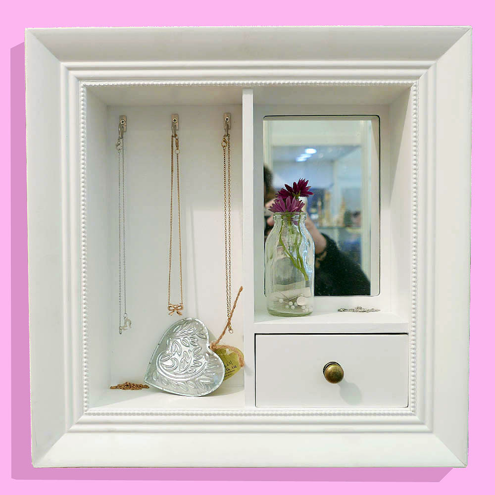 Wandkonsole für Schmuck in weiß 40 x 40 cm, mit Schublade und Spiegel