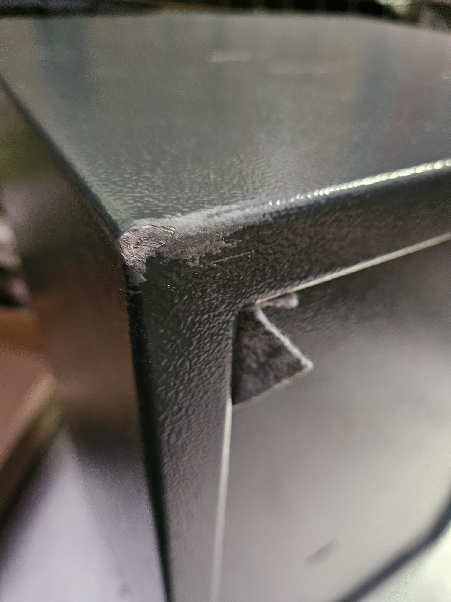 metall, Ecke, beschädigt, schwarz, raue Oberfläche