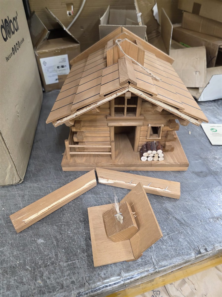 holzhaus, holzspielzeug, miniaturhaus, holzbausatz, fassade