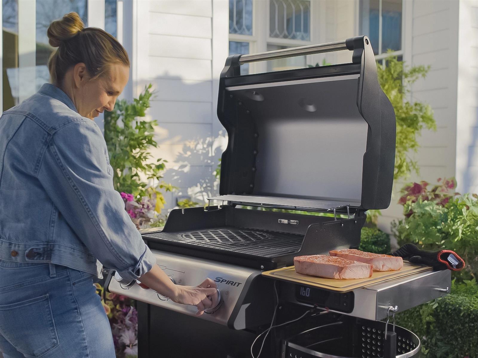 Weber Gasgrill Spirit EPX 325S GBS Smart Grill mit 3 Brennern und SearZone