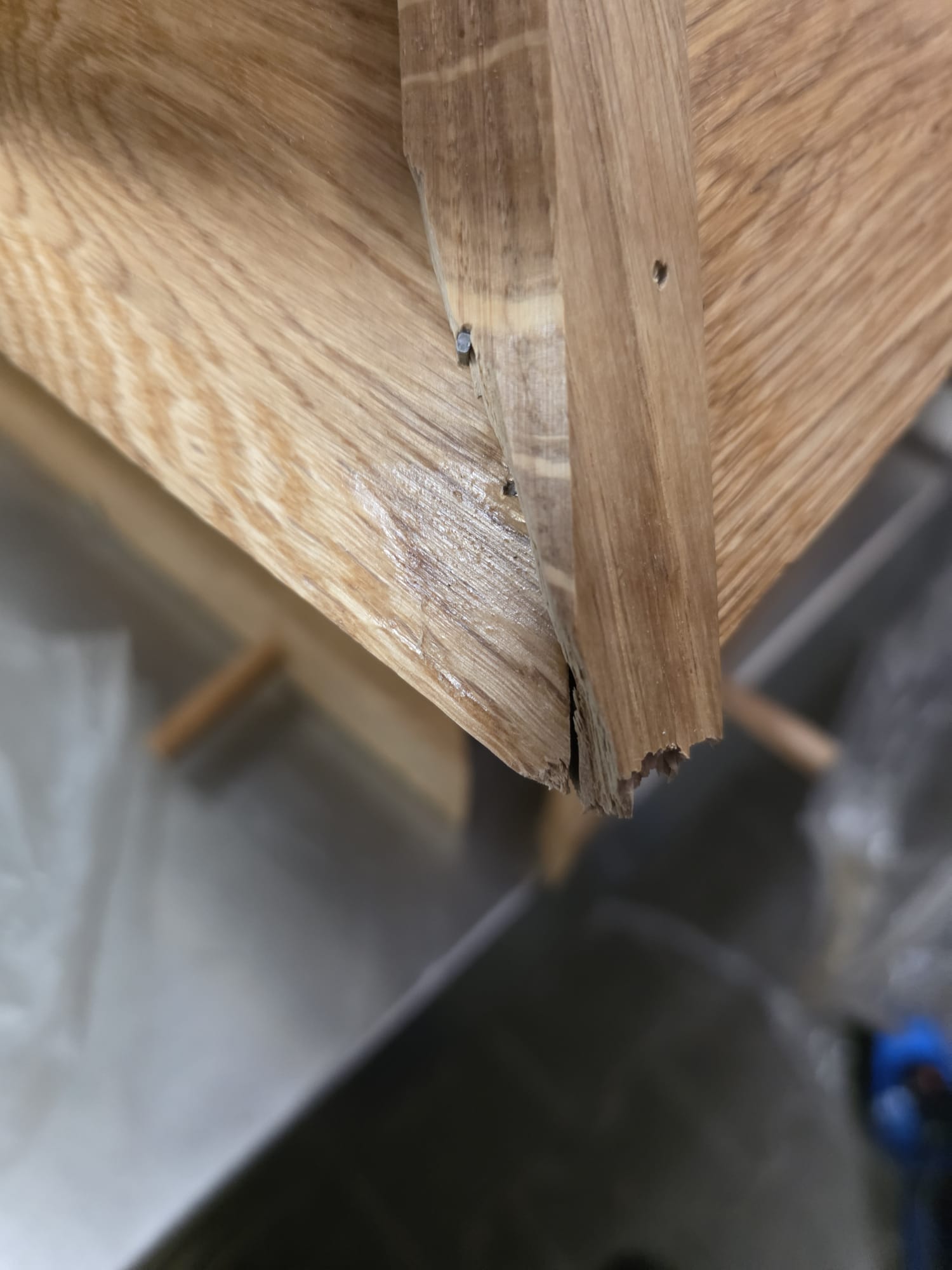 Holzwerkstück, Holzstapel, Kanten beschädigt, Holzplatten, Holzbalken
