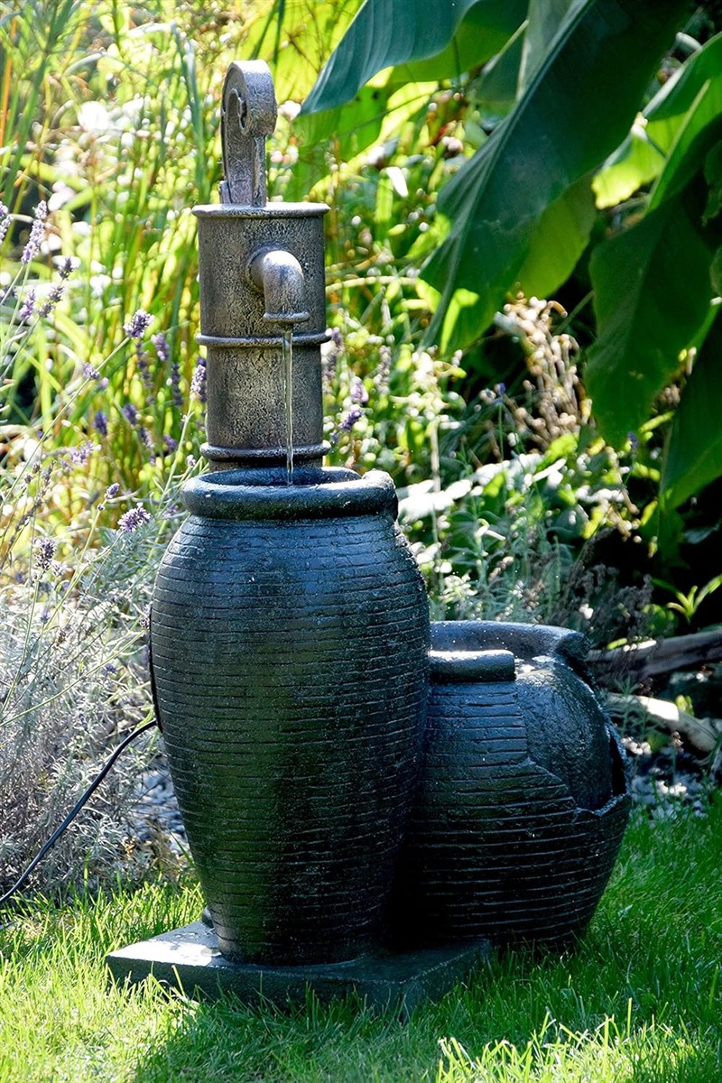 Wasserspender, Gartenbrunnen, Gartenfigur, Tonkrug, Brunnen