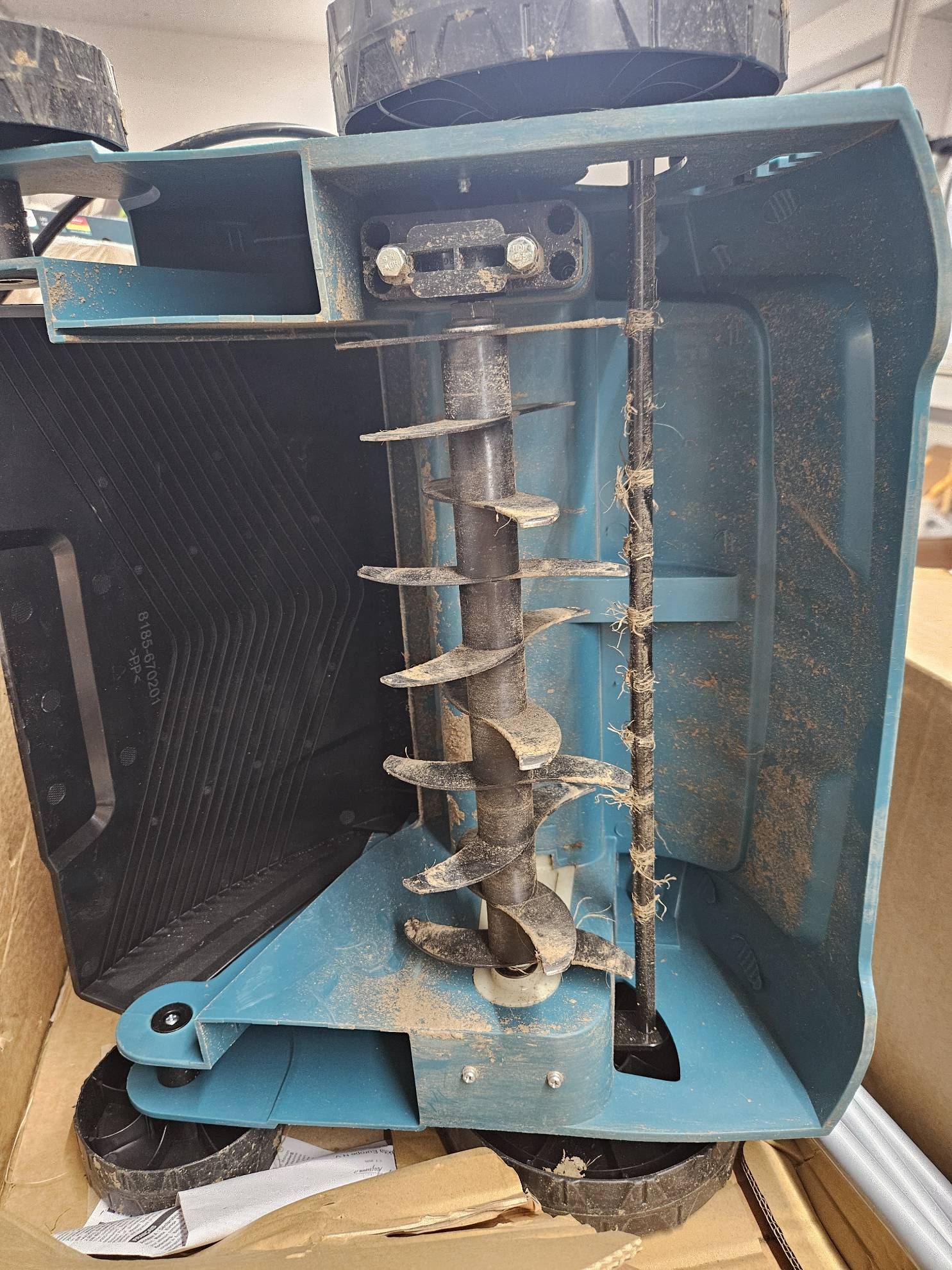 MAKITA UV3200 Elektro Vertikutierer 1300Watt #E665