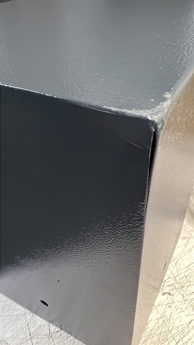 box, container, metal, schwarz, kante