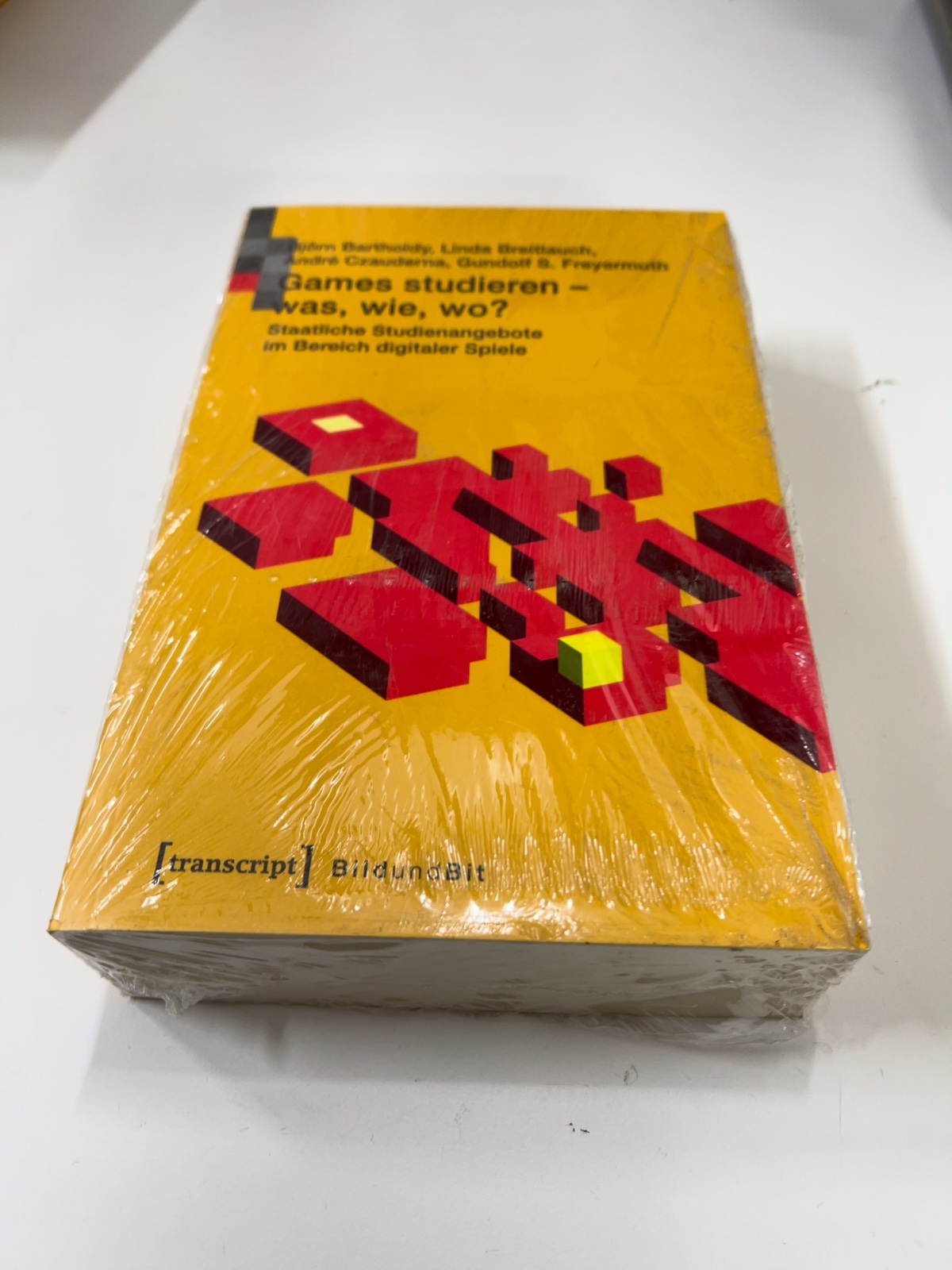 Buch, Hochformat, Gelb, Künstlerischer Stil, Kompaktband