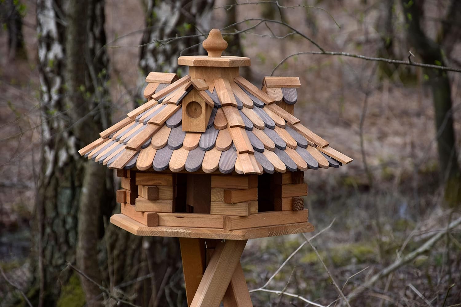dobar Vogelfutterhaus Holzschindeldach 6-eckig Vogelhaus aus Massivholz XL Vogelfutterstation mit Futtersilo 6-eckige Vogelvilla  68 x 59 x 46 cm Braun DH191