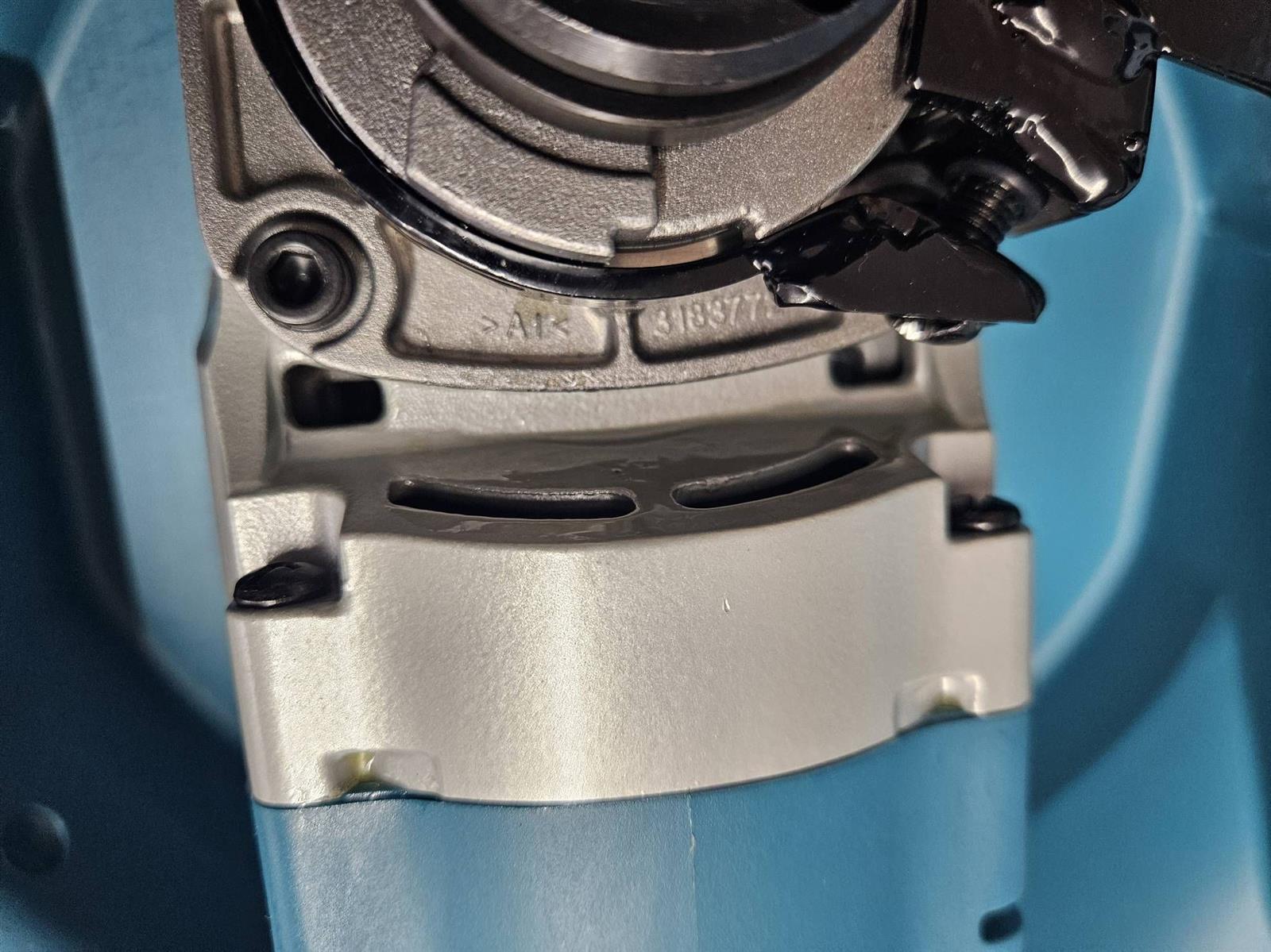 Makita Winkelschleifer 230 mm 2.200 W GA9020RFK3 mit 2 Diamantscheiben #E654