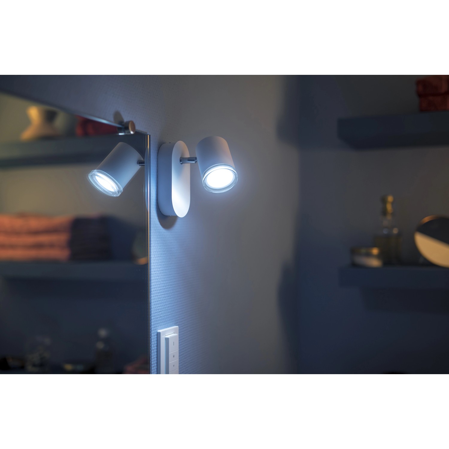 Philips Hue Spot 1 flg. White Ambiance Adore Weiß 250 lm inkl. Dimmer