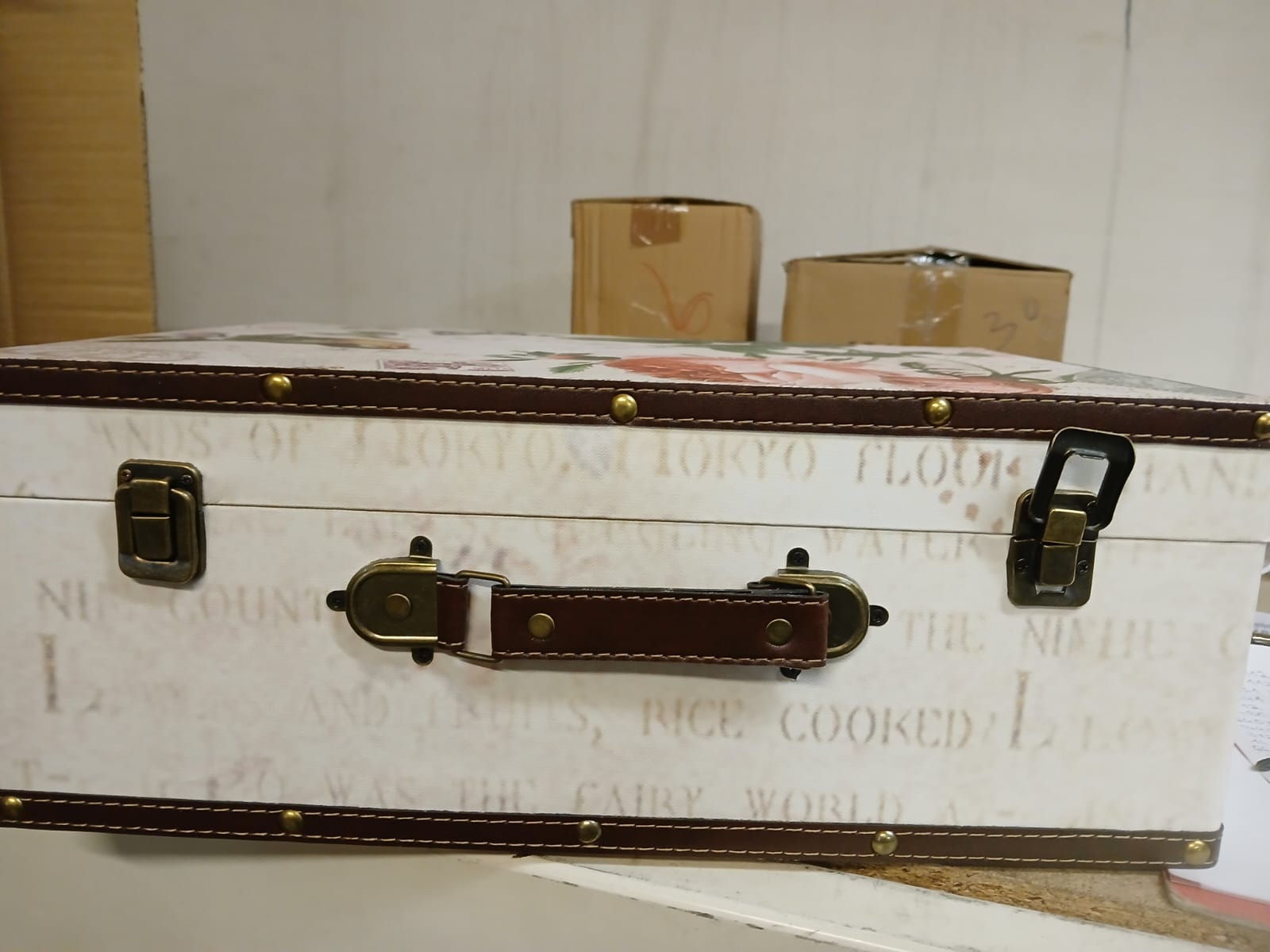 evtl. Tasche, Koffer, Kofferraum, Lederriemen, Stoffkoffer