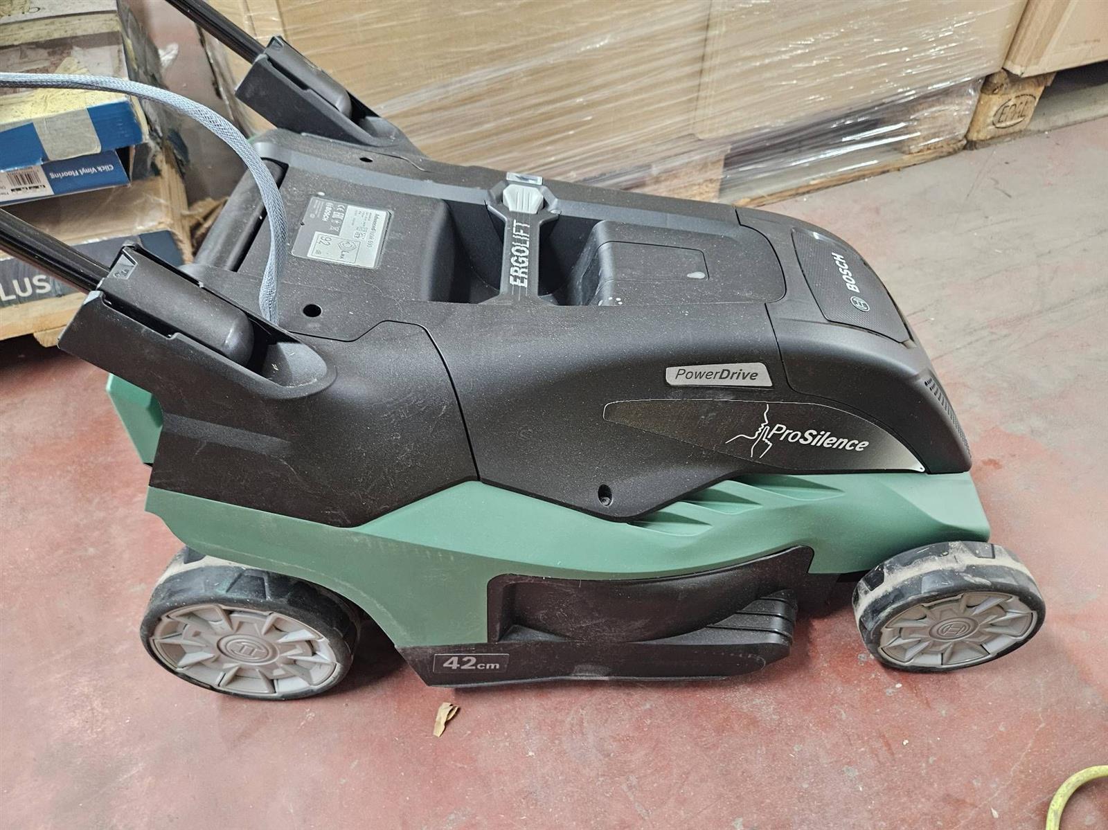 Bosch AdvancedRotak 690 Elektro Rasenmäher mit 50L Fangbox 1800 Watt #E644