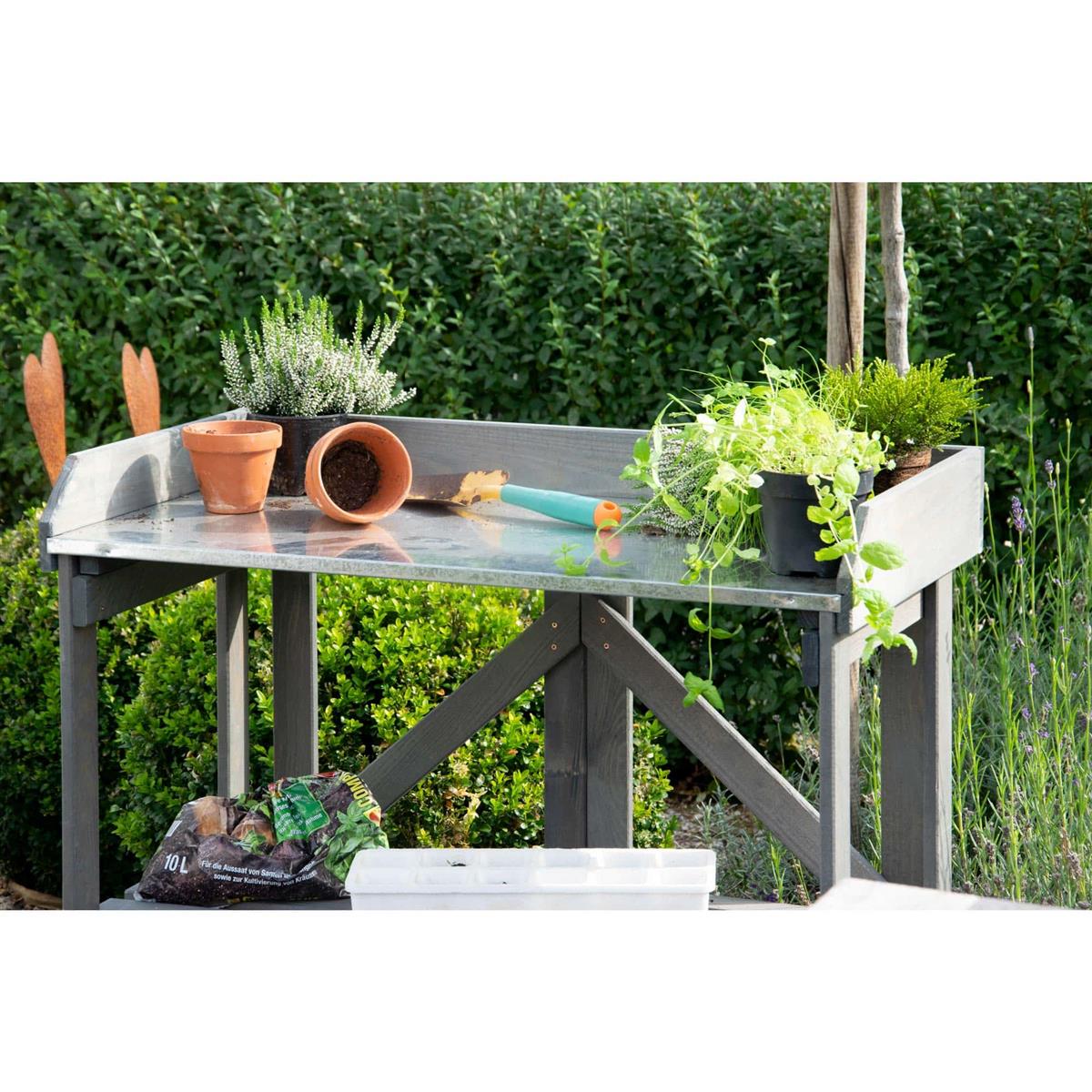 Gartentisch, Werkbank, Pflanzen, Töpfe, Gartenwerkzeug