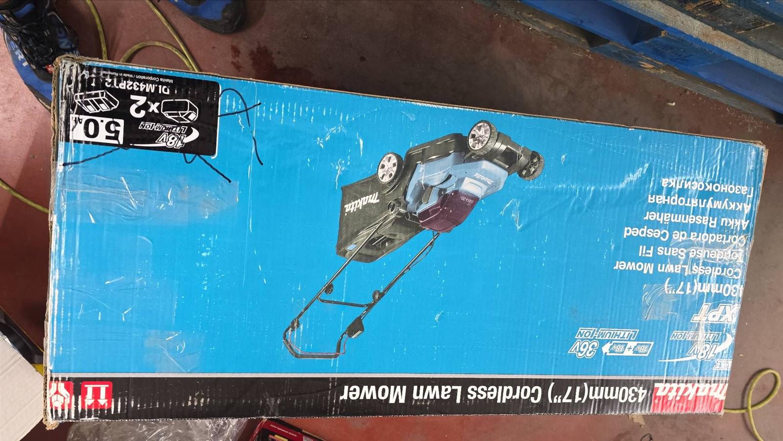 Makita Akku Rasenmäher DLM432PT2 18 V ohne Akku und Ladgerät E724