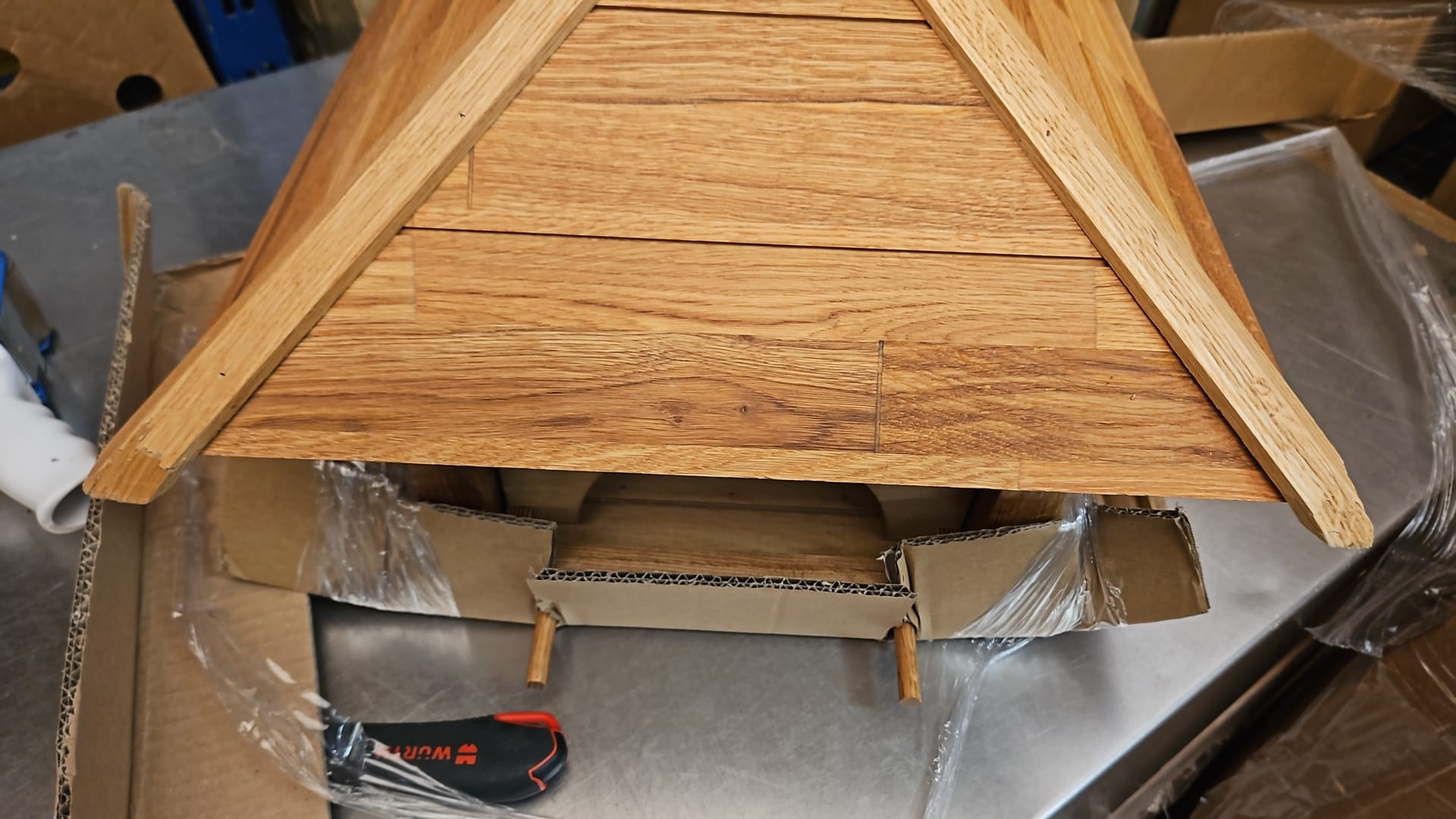 LUXUS-VOGELHAUS Vogelfutterhaus mit 4 Schubladen - Vogelvilla aus Massivholz - Futterstation für Wildvögel - Vogelhaus mit separaten Futter-Schubladen - 46,5 x 46,5 x 39 cm - Natur #DH39