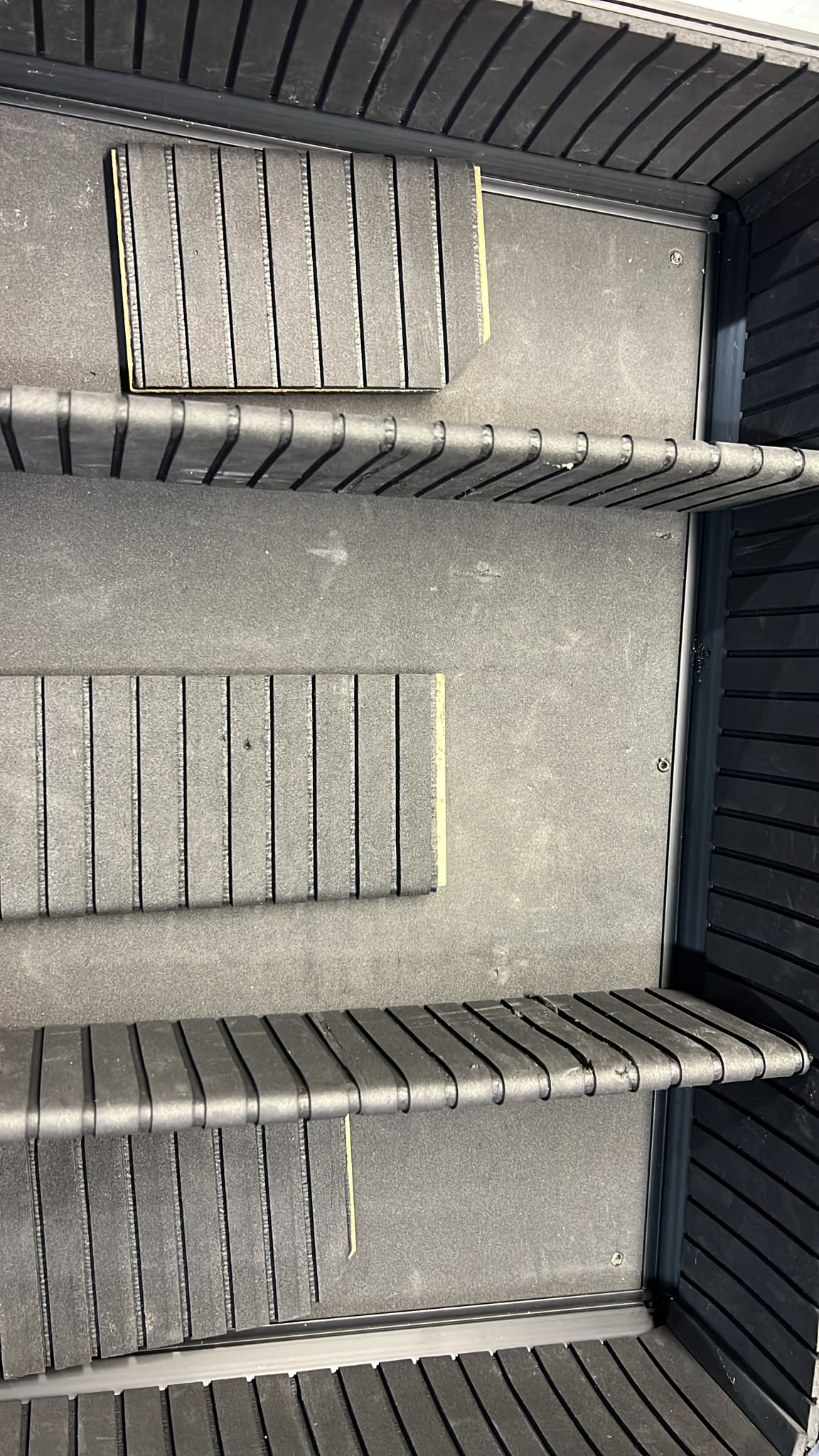 Kunststoffschrank, Regalböden, Anthrazit, gerippte Ablageflächen