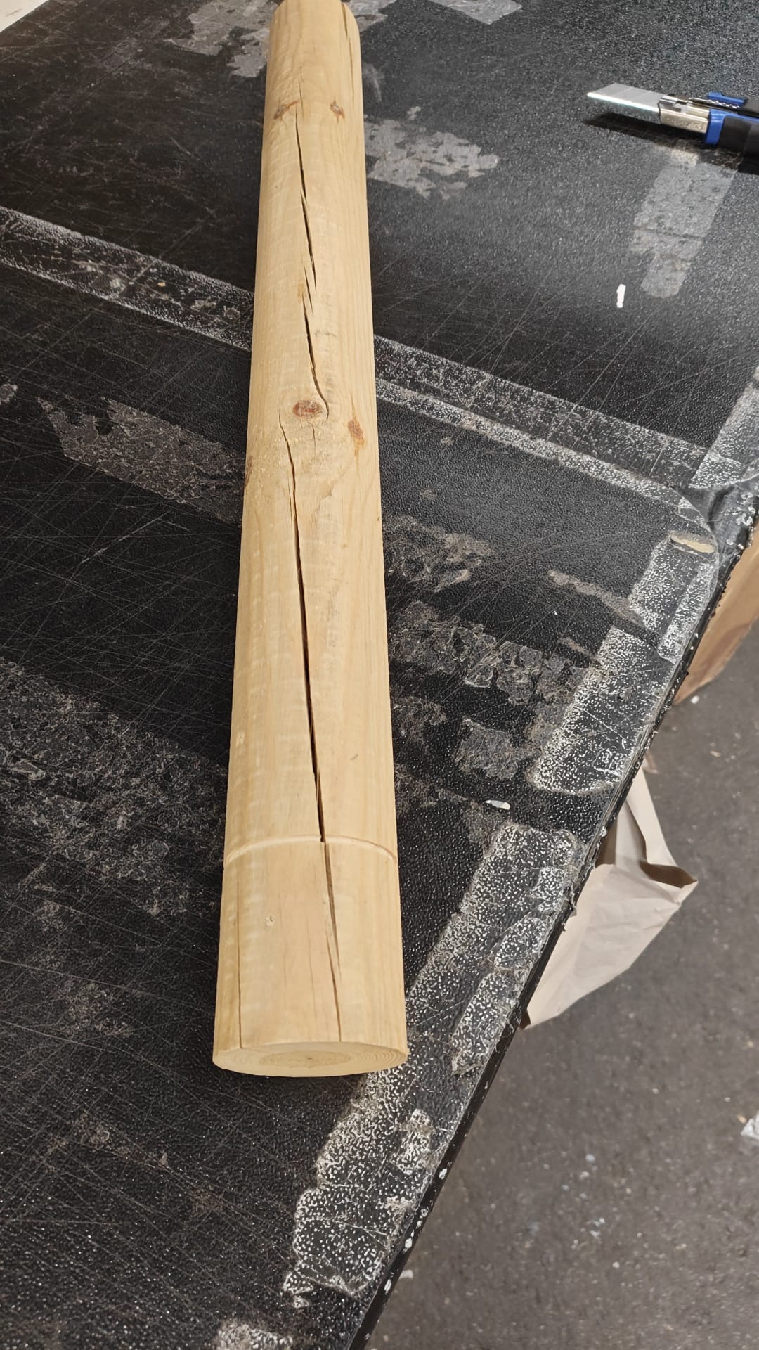 Holzstab, Rundstab, Rinde frei, rohes Holz, Latte