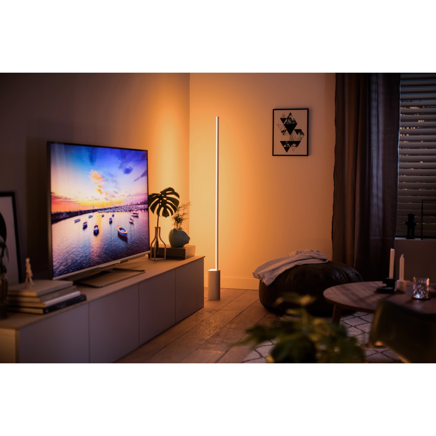 Philips Hue Stehleuchte Gradient Signe Weiß
