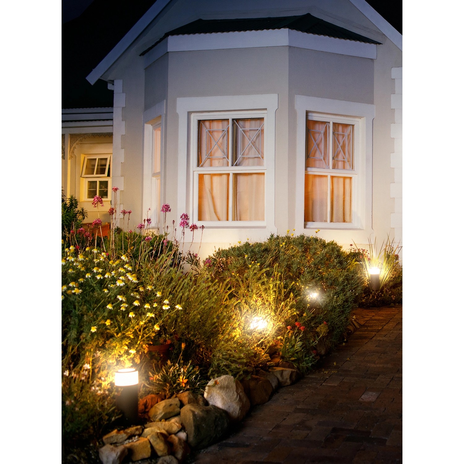 Philips Hue White & Color Ambiance LED Sockelleuchte Basis Set Calla