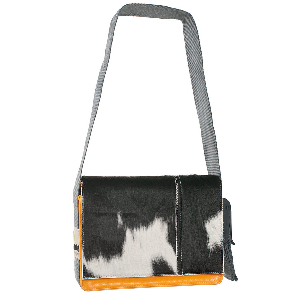 Messenger Bag MINI PROVOKED aus Kuhfell: schwarz & LKW-Plane: hellorange, 2