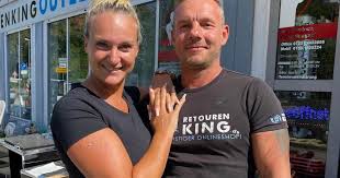 Finger, Person, T-shirt, Erwachsener, Mann