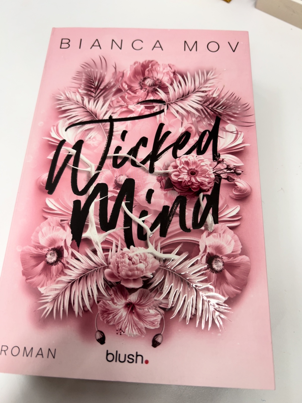 Romance, Buch, Pinkes Cover, Florales Design, Wicked Mind (subtle)