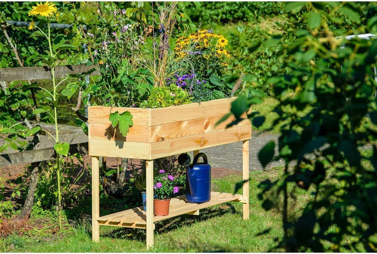 Hochbeet, Gartenbeet, Holz, Blumen, Wasserkanne