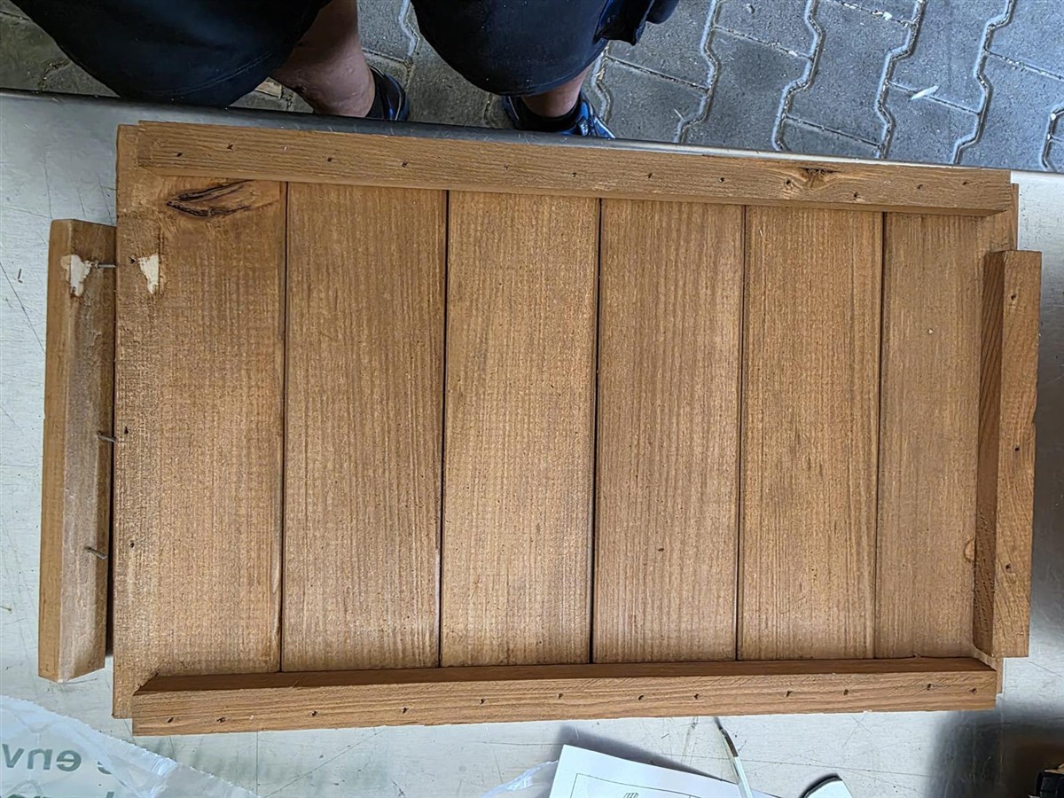 Holztisch, Holzwelttisch, Holzplatten, Holzrahmen, Holzoberfläche
