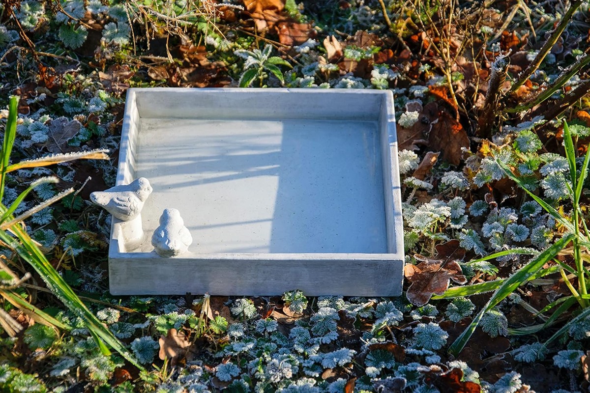 Betonbox, Miniaturstatue, Vogelfigur, Frostszene, Gartenwanne