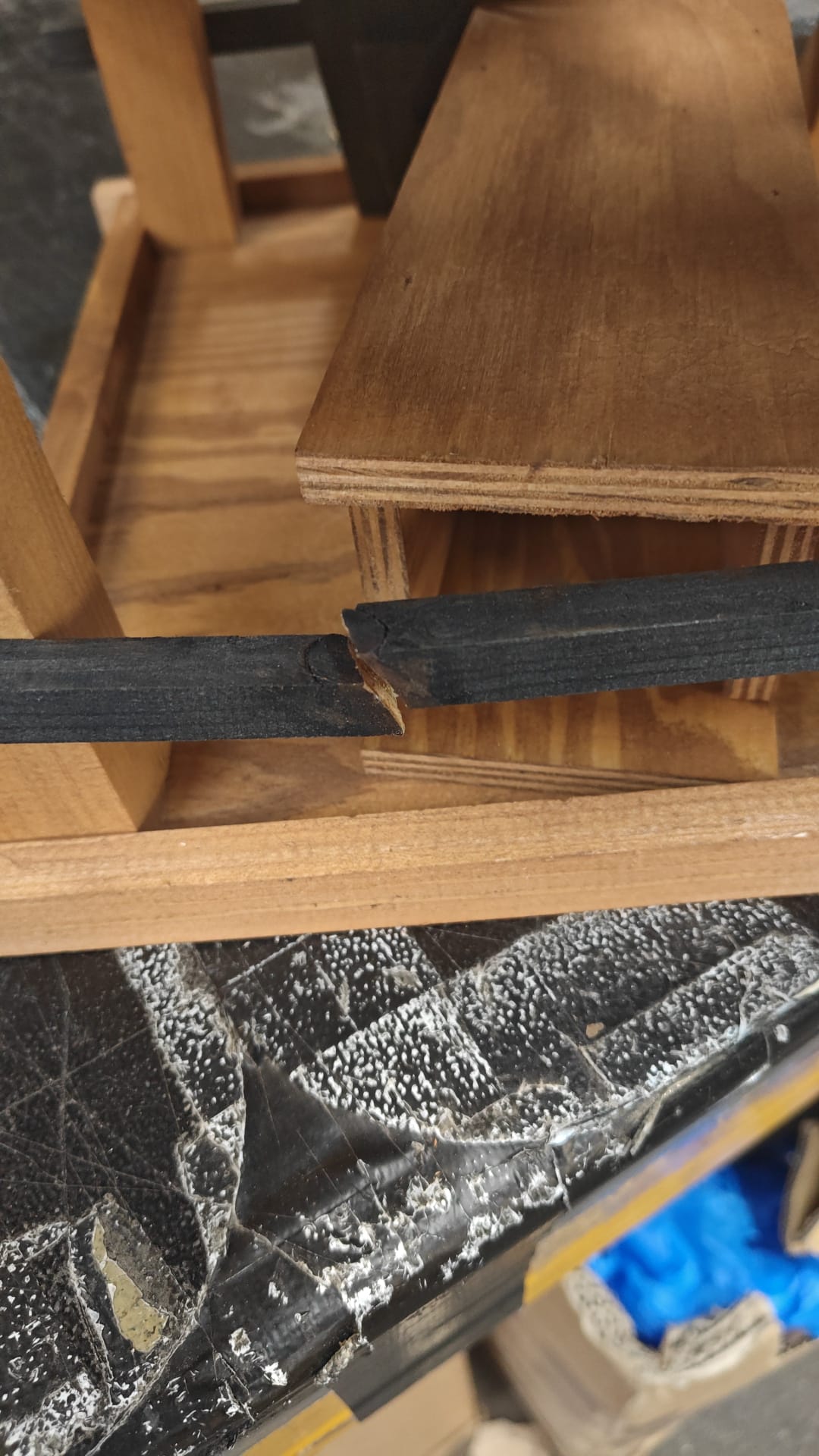 Holzstab, Holzplatte, Holzregal, Sperrholz, Holzwerkstoff