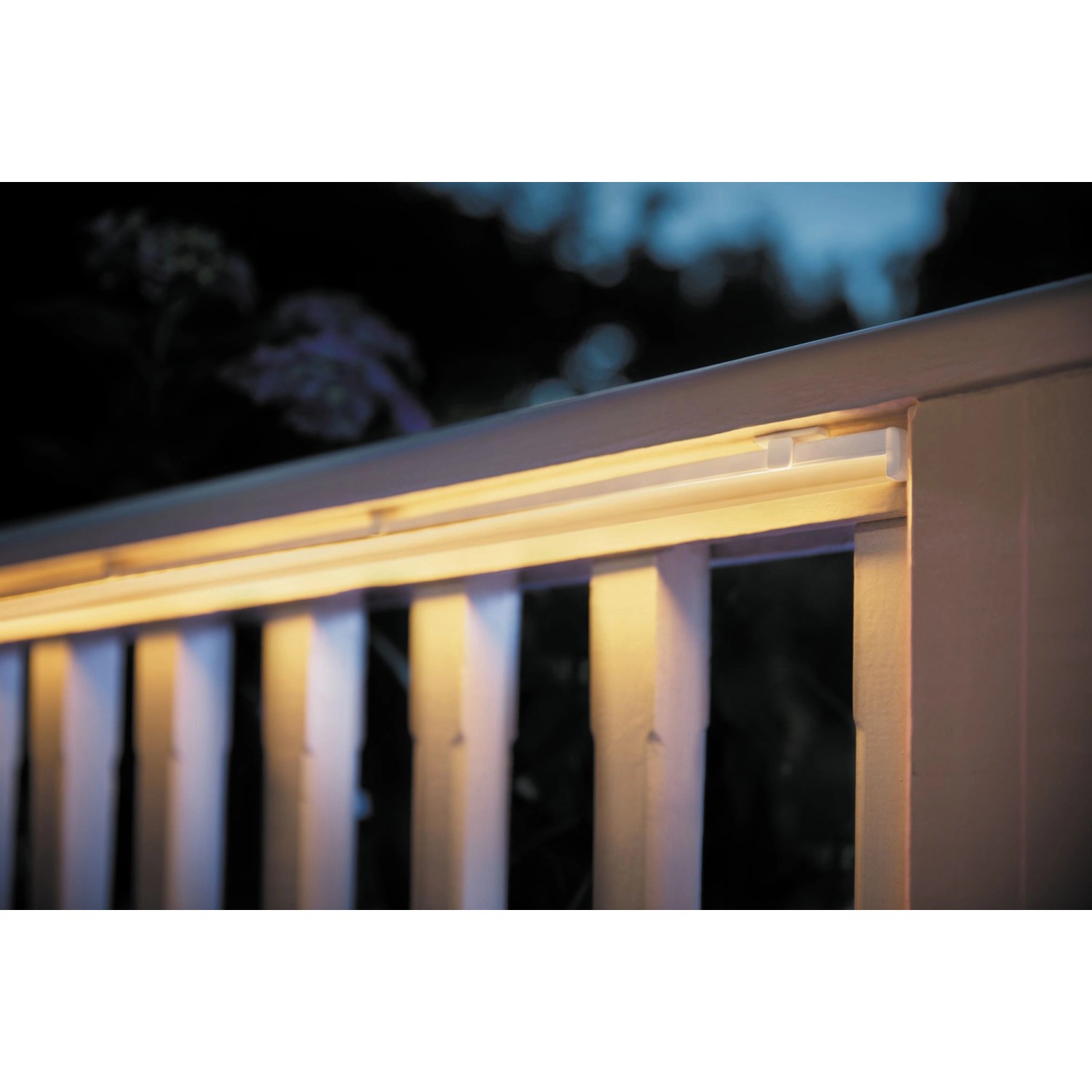 Philips Hue Lightstrip Outdoor 2 m White & Color Ambiance 780 lm