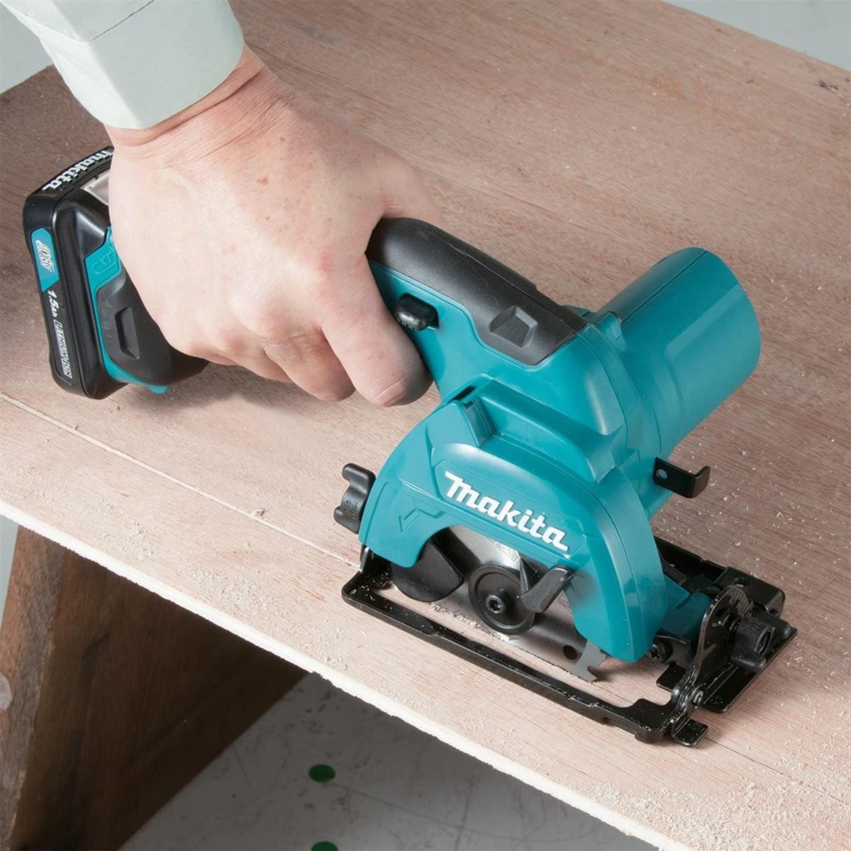 Akku-Staubsäge, Konstruktionssäge, Teilmesser, Teilholz, Makita