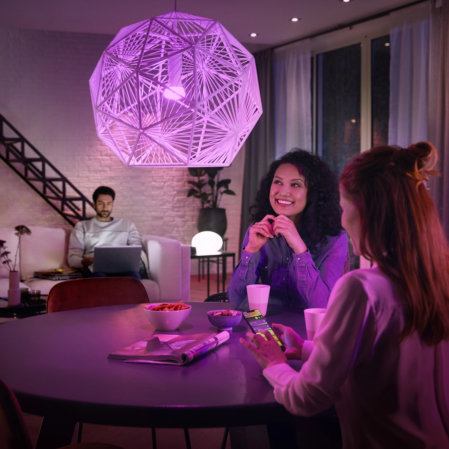 Philips Hue Bridge Weiß zur Steuerung der Philips Hue Produkte