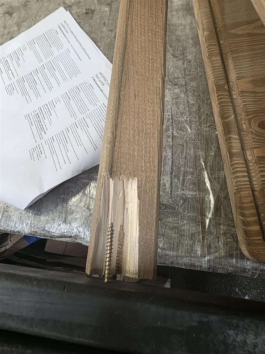 Holzleiste, Holzstück, Schnittstelle, Schraubenanker, Holzreparatur