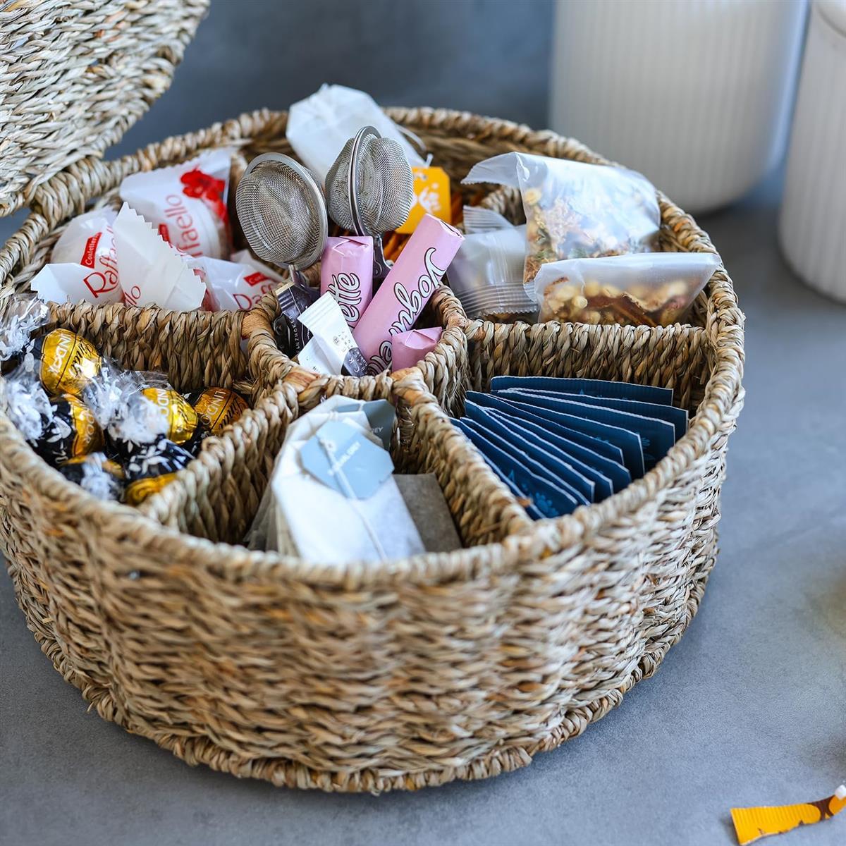 HMF Teebox für Teebeutel geflochten aus Seegras Tee Aufbewahrungsbox mit 7 großen Fächern 27 x 27 x 11 cm