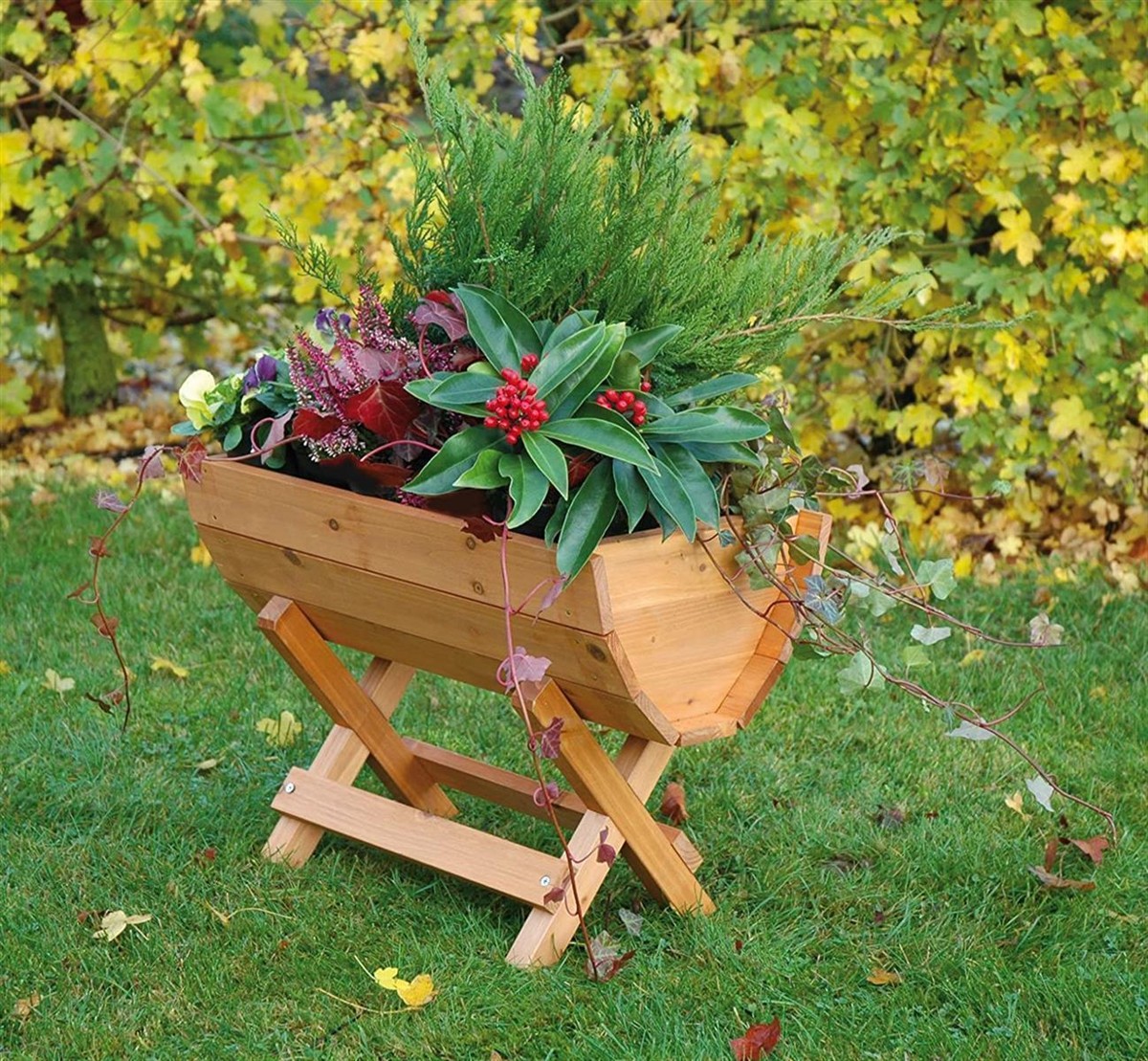 holzkorb, pflanzkorb, herbstdeko, grün-rot, pflanzen-arrangement