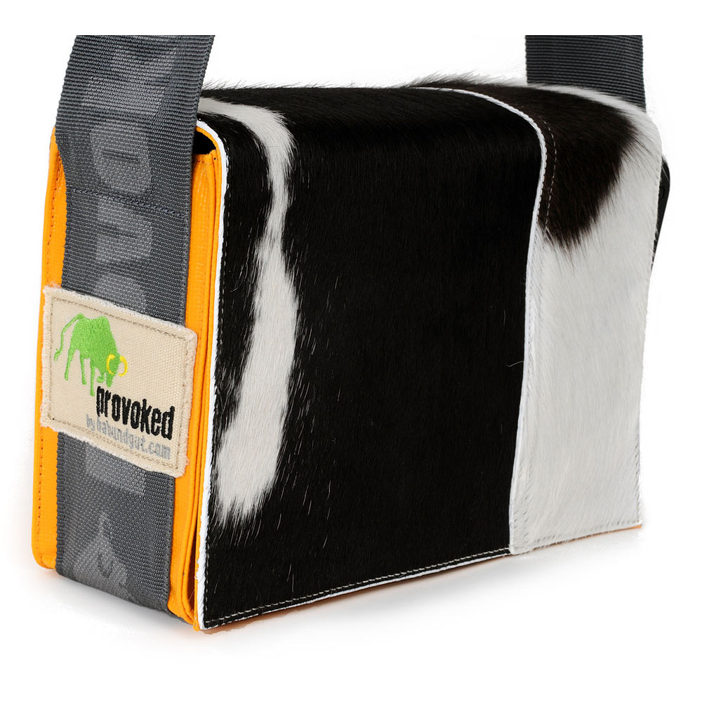 Messenger Bag MINI PROVOKED aus Kuhfell: schwarz & LKW-Plane: hellorange, 2