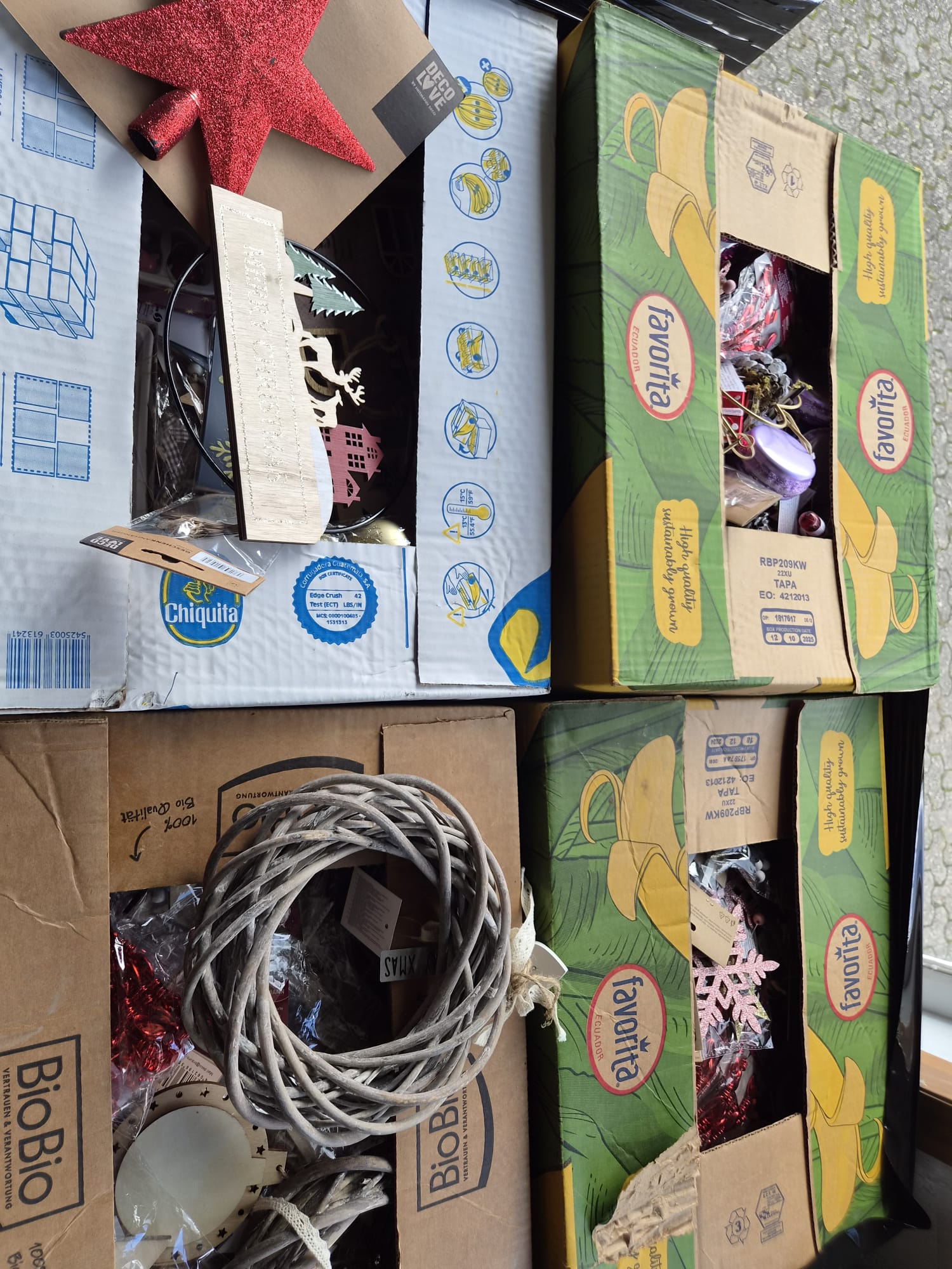 Kartonboxen, Schachteln, Verpackung, Lagerbehälter, Kabelrolle