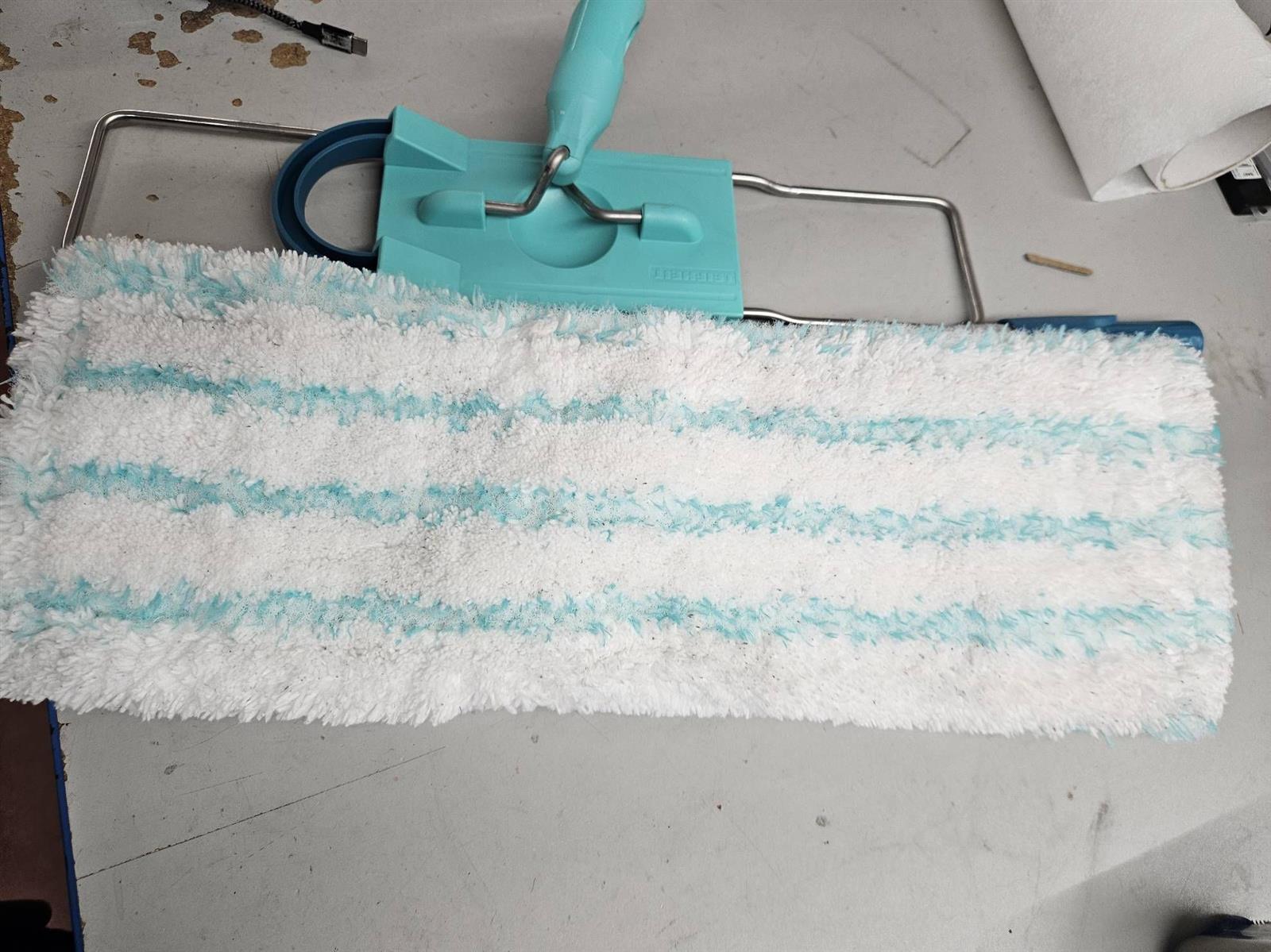 Leifheit Bodenwischer mit Wischtuchpresse #E606