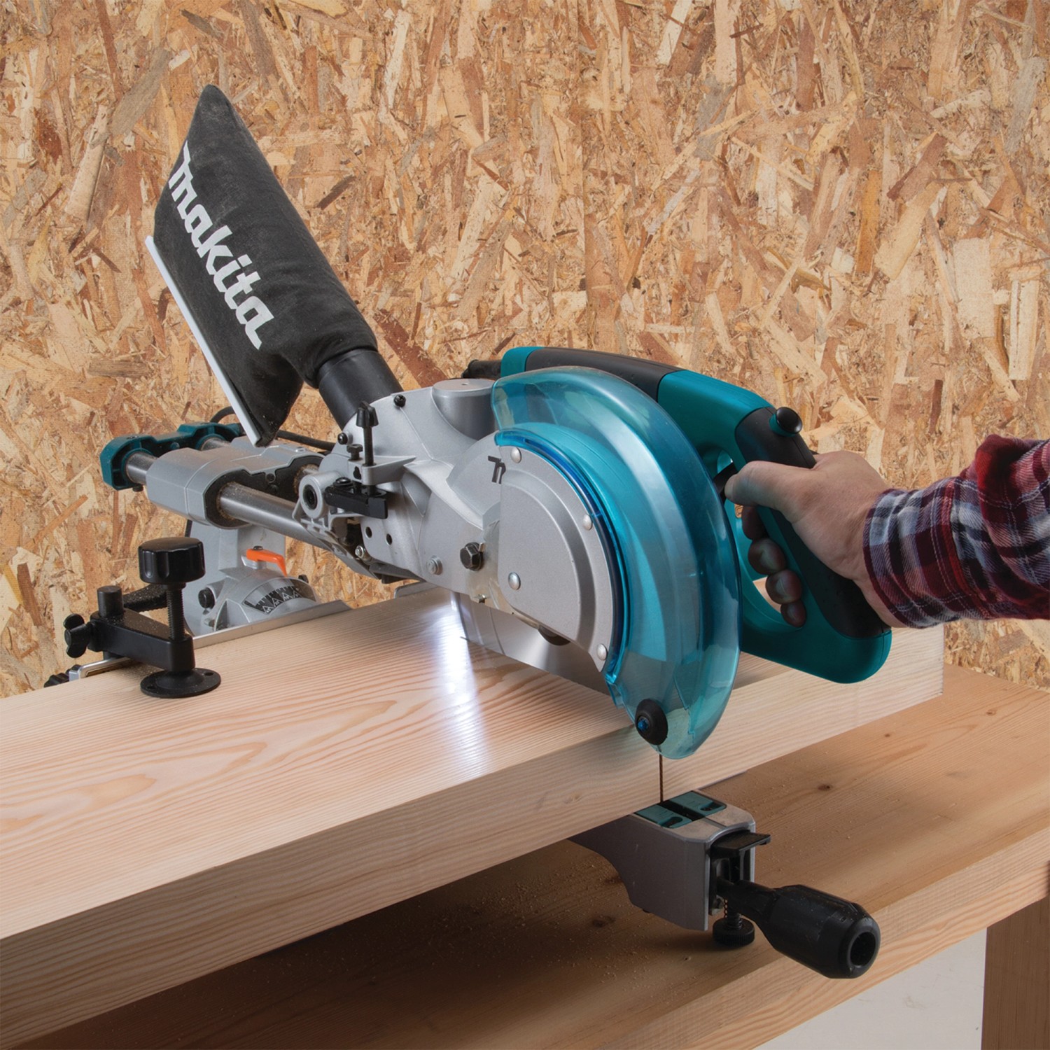 Makita Kapp und Gehrungssäge LS0815FLN 216 mm