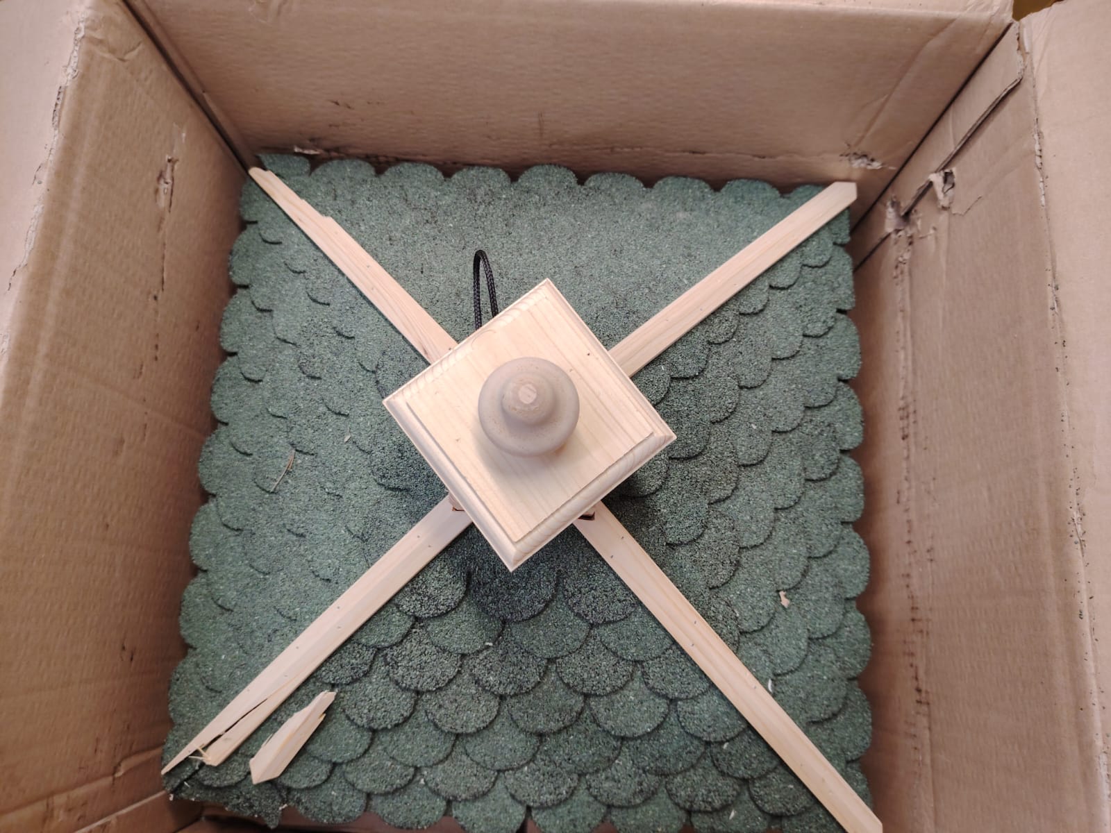 Box,  Schaumstoff,  Grün,  Lumpen,  Holzquerstrebe