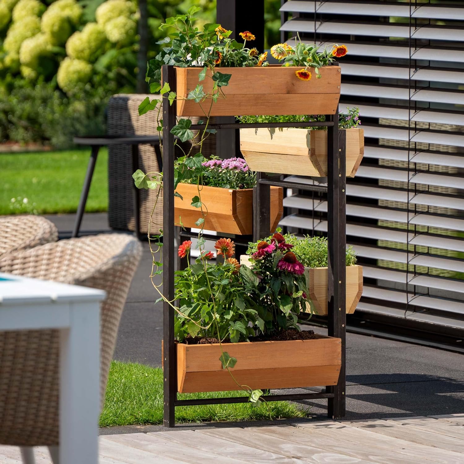 dobar Vertikalbeet Flexi mit 5 Stufen  Flexibles Hochbeet aus Kiefernholz - klappbarer Blumenkasten Kräuterbeet - 165 x 18 x 105 cm Schwarz/Braun/Natur Hellbraun