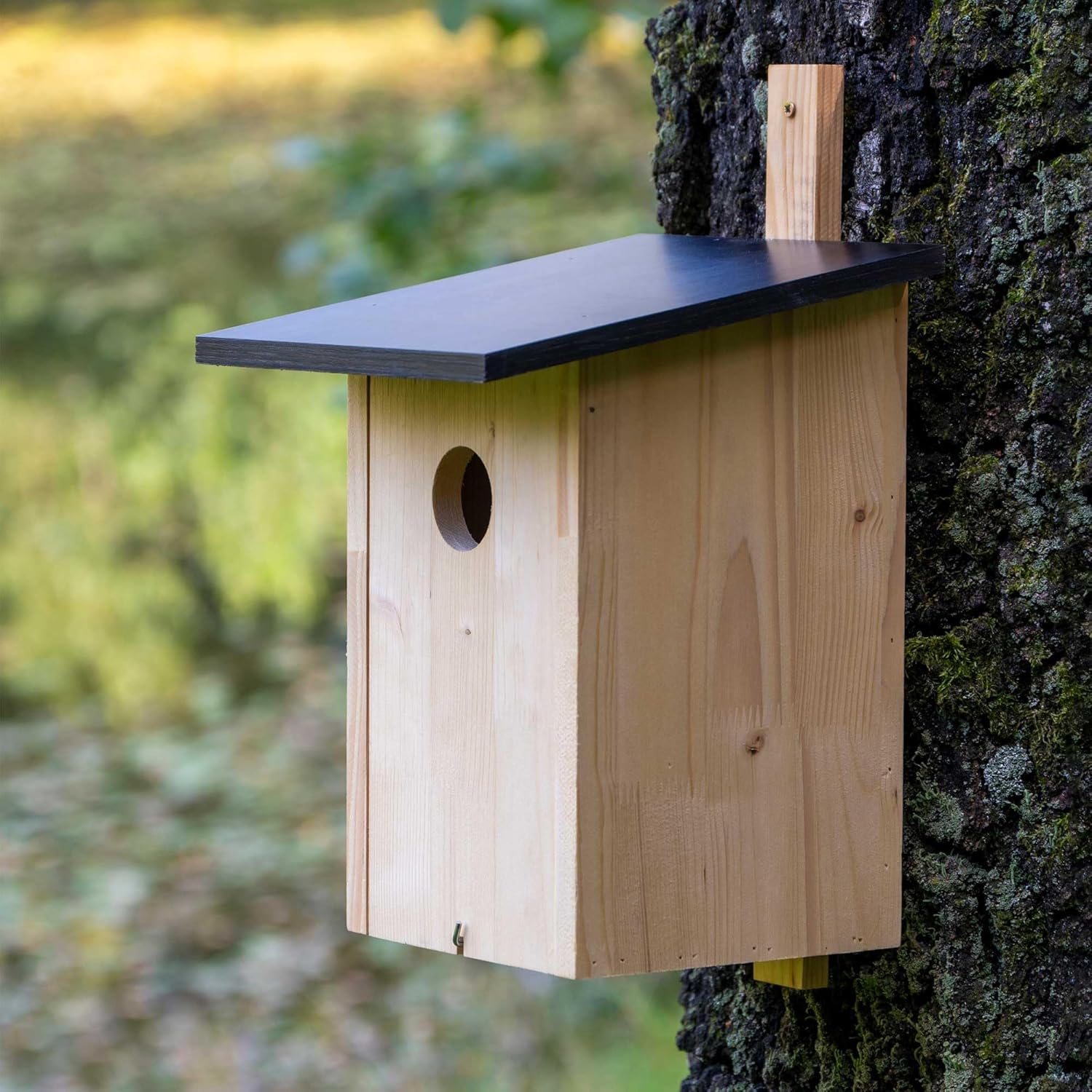 dobar Klassischer Nistkasten für Stare und Spechte - Vogelbrutkasten zum Aufhängen - Natur