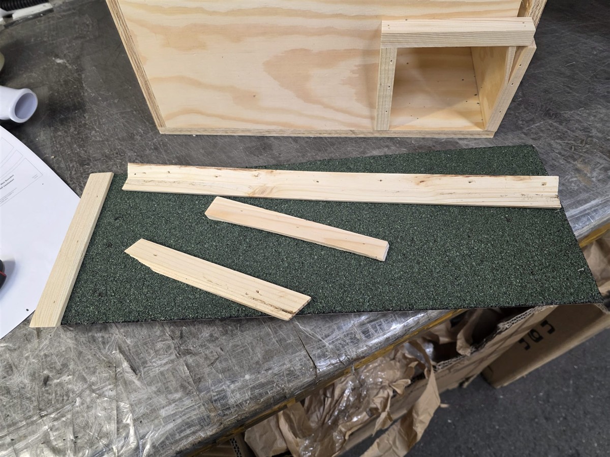 Holzplanken, Holzreste, Konstruktion, Skelettboden, Halbholz