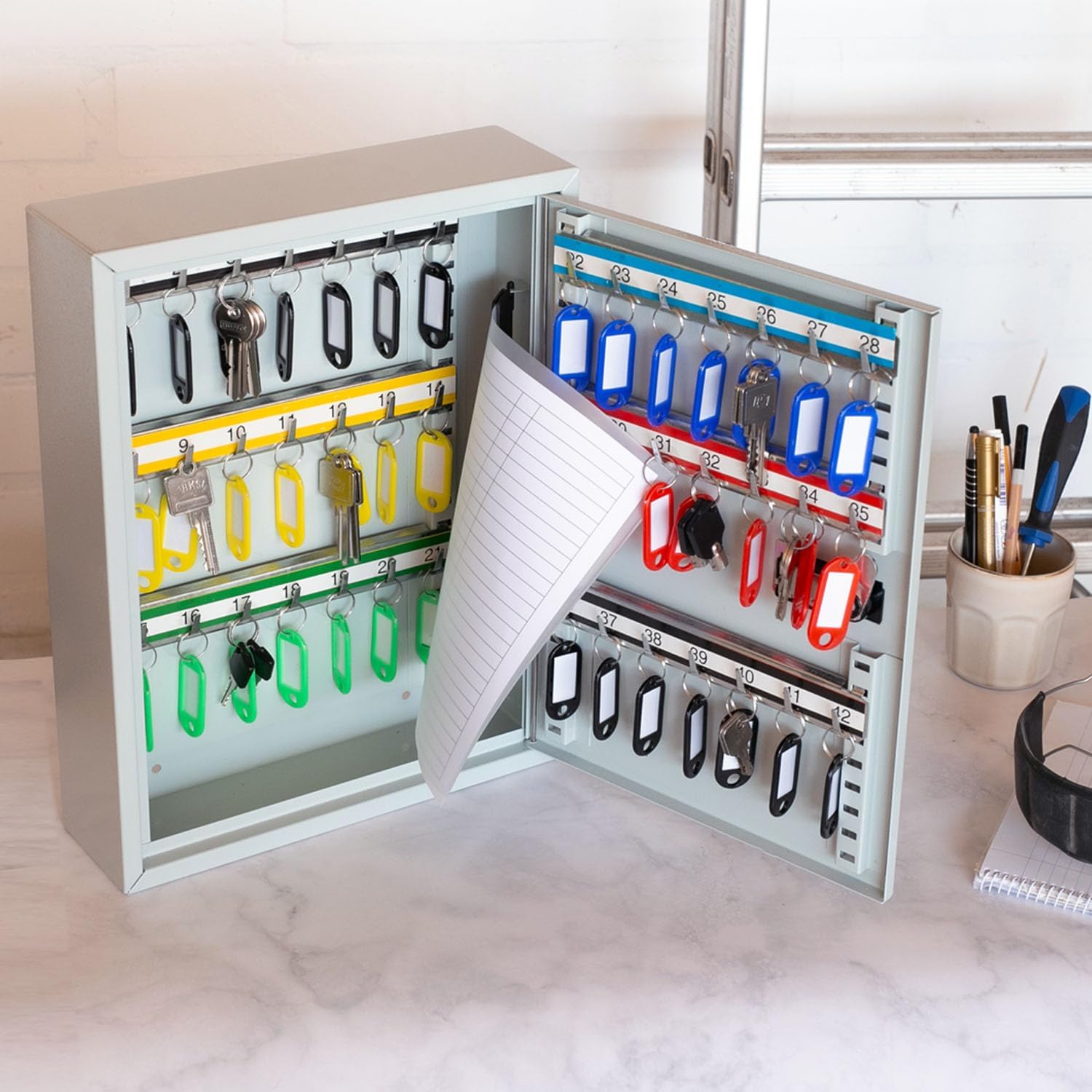 HMF Schlüsselschrank mit Zahlencode, Schlüsselkasten groß | 42 Haken | 35 x 27 x 8 cm | Lichtgrau